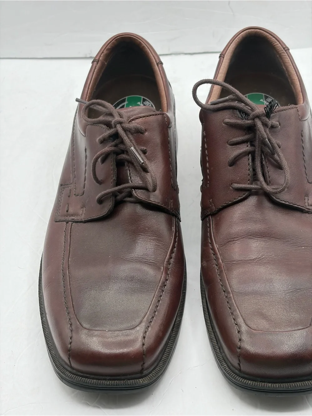 Nunn Bush Brown Leather Derby Shoes with Lace-Up Closure